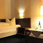Hotel Senator Hotel