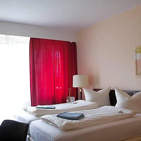 Senator Otel