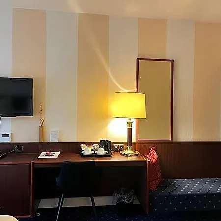 Senator Otel Bielefeld